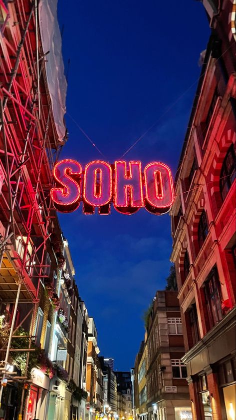 #london #night #sign #nightlife Brixton Aesthetic, London Night Out, Soho Street, Summer Night Party, London Nightclubs, London Nightlife, London Tips, London Bucket List, London Party