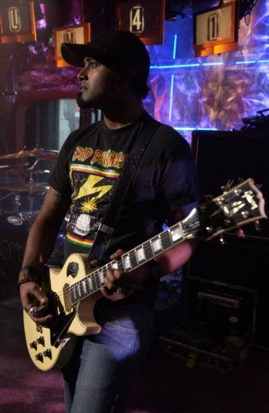 Dave Baksh Dave Baksh, Bad Album, Bad Songs, Chester Bennington, Band Photos, Guitar Hero, House Party, Music Bands, Guitarist