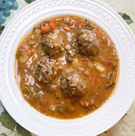 Chicken Meatball Soup, Ground Chicken Meatballs, Ground Beef Meatballs, Meatball Soup Recipes, Meatballs And Rice, Greece Food, Greek Meatballs, Beef Soup Recipes, Soup With Ground Beef