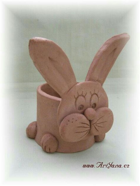 Easter Pottery Ideas, Clay Rabbit, Easter Bunny Template, Clay Pinch Pots, Easter Pottery, Clay Crafts For Kids, Kids Clay, Pottery Animals, Ceramic Bunny