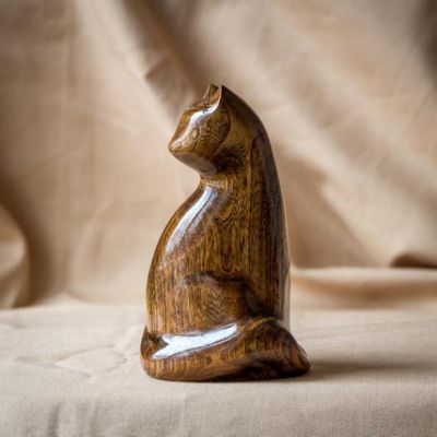 Cat Wood Carving, Cat Wood, Greek Statues, Woodworking Box, Sculptures Céramiques, Wood Carving Patterns, Cat Statue, Wooden Cat, Marble Statues