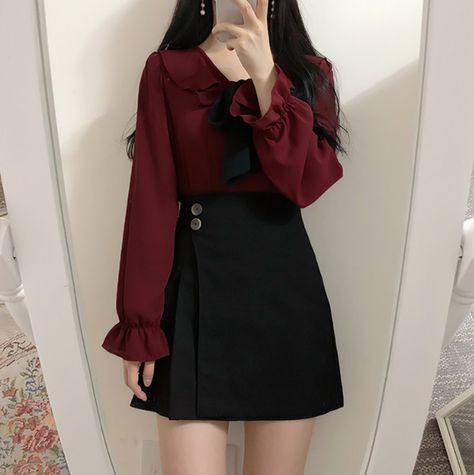 Long-Sleeve Ruffle Tie-Neck Blouse / A-Line Mini Skirt KT0 Product Information Material:: 100% Acetate Fiber Color:: Black- Skirt Catalog No.:: 1095366348 Blouse Size Total Length Sleeve Length Bust Shoulder Width S 61 58 92 37 M 62 59 96 38 L 63 60 100 39 XL 64 61 104 40 Skirt Size Total Length Waist Hips S 40 64 86 M 41 68 90 L 42 72 94 XL 43 76 98 There may be a 2cm - 4cm variance in product size Preppy Style Girls, Moda Ulzzang, Preppy Girl Style, Tie Tops, Ruffled Shirt, Shirt Elegant, A Line Mini Skirt, Ruffle Long Sleeve, Tie Neck Blouse