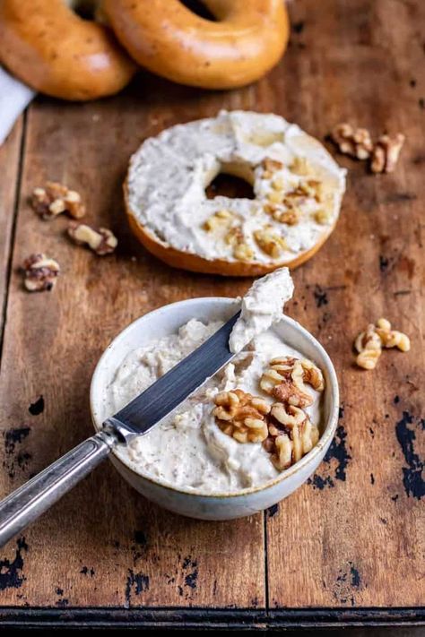 Bagel Boards, Honey Walnut Cream Cheese, Walnut Cream Cheese, Fresh Bagels, Cream Cheese Homemade, Cream Cheese Spread Recipes, Bagel Bakery, Panera Copycat, Cheese Spread Recipes