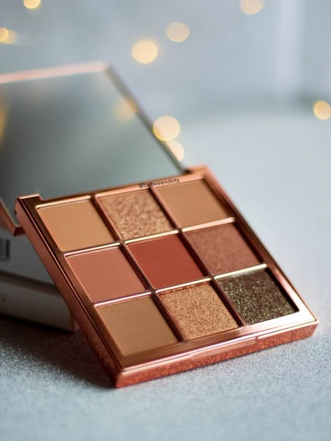 Eyeshadow Photography Product, Makeup Palette Photography, Eyeshadow Palette Photography, Makeup Cosmetics Photography, Beauty Cosmetics Photography, Makeup Photography Ideas, Eyeshadow Photography, Best Eyeshadow Palette, Expensive Makeup