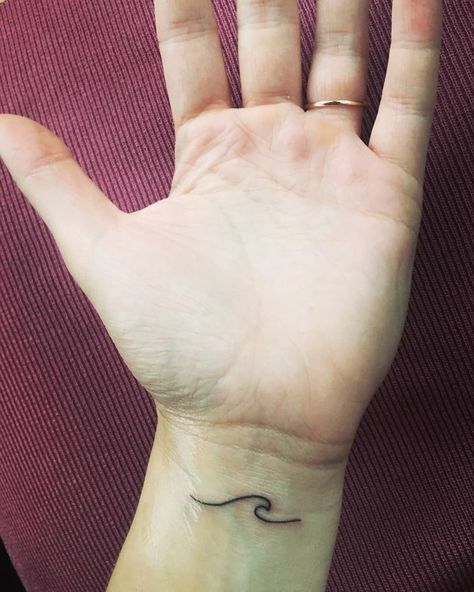 Wave On Wrist Tattoo, Wave Stick And Poke, Wrist Wave Tattoo, Wave Tattoo Ideas, Wave Tattoo Wrist, Tattoo Wave, Wave Tattoos, Magic Runes, Single Line Tattoo