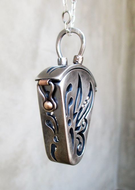 Butterfly Locket, Metal Clay Jewelry, Jewelry Lockets, Epilator, Silver Box, Chakra Stones, Bijoux Diy, Clay Jewelry, Metal Jewelry