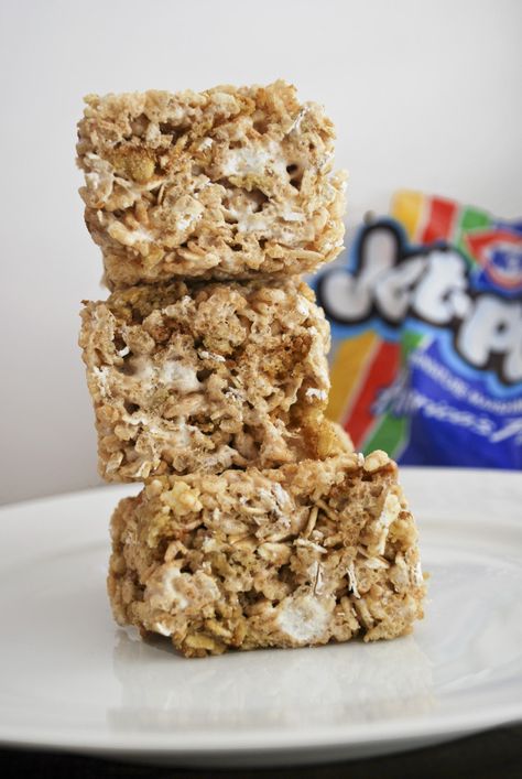 Oatmeal Cookie Rice Krispy Treats Rice Krispie Treats Cereal, Cereal Dessert, Krispie Treats Recipe, Krispy Treats, Cereal Treats, Rice Krispy, Oatmeal Cookie, Snack Treat, Rice Crispy Treats