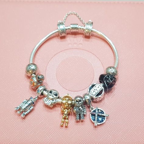 Pandora Star Wars Bracelet, Star Wars Pandora Bracelet, Pandora Marvel, Star Wars Couples, Pandora Star, Pandora Bracelet Charms Ideas, Pandora Charms Disney, Pandora Bracelet Designs, Pandora Necklace