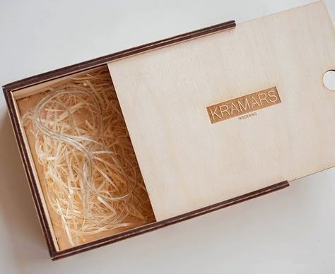 Laser Cut Wooden Packaging Box With Sliding Lid 180×180 3mm DXF File Free Download - 3axis.co Wood Packaging, Slide Box, Wooden Packaging, Router Cnc, Wedding Box, Tassen Design, Laser Cnc, Wooden Gift Boxes, Packing Boxes