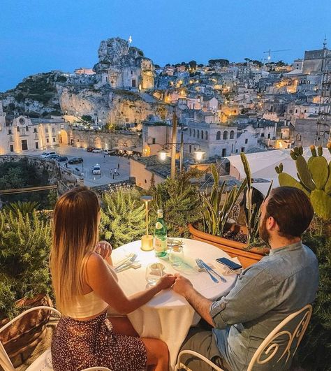 Soft Life Era, Italian Night, Vision Board Photos, Vision Board Pictures, Soft Life, Foto Tips, Europe Summer, Italian Summer, Future Life