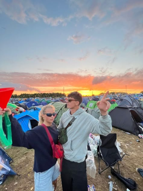 Scandinavian Festival Outfit, Boardmasters Outfit, Roskilde Festival, Festival Aesthetic, Reading Festival, Festival Inspo, Festival Camping, Teen Life, Gap Year