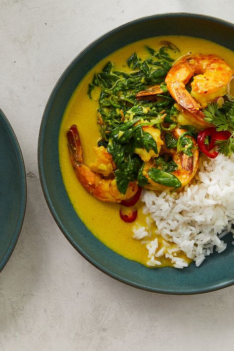 Shrimp With Coconut Milk, Shrimp Coconut Milk, How To Cook Greens, Fish Chowder, Chowder Recipe, Coconut Milk Recipes, 20 Minute Recipes, Bean Stew, Fast Dinners