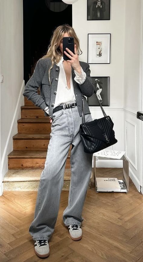 Gray Sneaker Outfits Women, Grey Sneakers Outfit, Grey Blazer Outfit, Blazer Casual Outfit, Grey Jeans Outfit, Sneaker Outfits Women, Blazer Outfits For Women, Ootd Inspo, Relaxed Outfit