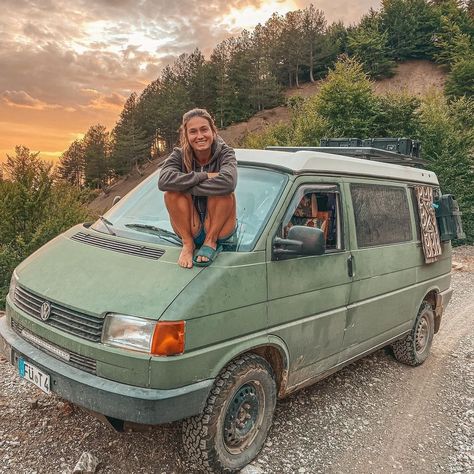 We live in a wonderful world that is full of beauty, charm and adventure. There is no end to the adventures we can have if only we seek them with our eyes open.📸 by @boden.freiheit Custom Vans Ideas, Vw T4 Syncro, Eurovan Camper, Vw Syncro, T4 Camper, Custom Campers, Vw Bus Camper, Sprinter Camper, Campervan Life