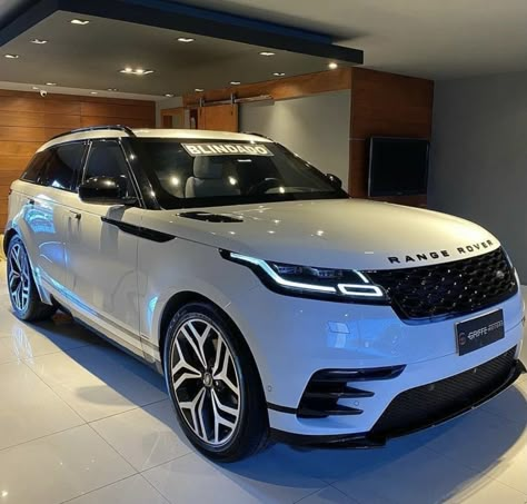 White Range Rover, Badass Car, Range Rover White, Dream Cars Range Rovers, Tmax Yamaha, Range Rover Car, Luxury Cars Range Rover, Luxury Mansions, Cars Ideas