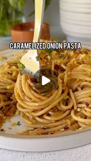 Carmen Spillette on Instagram: "This Caramelized Onion Pasta will blow your mind 🤌🏽🤌🏽

It’s crunchy, spicy, sweet and salty - highly addictive! 

🛒 Here’s what you need: 

Spaghetti 
Shallots
Yellow onion
Garlic
Butter
Olive oil
Soy sauce
Chili crisp
Panko breadcrumbs
Smoked paprika
Fresh parsley for garnish 

➡️ Comment - ONION - I will DM you the recipe 

➡️ As always, the full recipe is on my website www.eatwithcarmen.com - search ONION 

Enjoy! 

#pastalovers #noodle #caramelizedonions #easydinner #cheapeats"