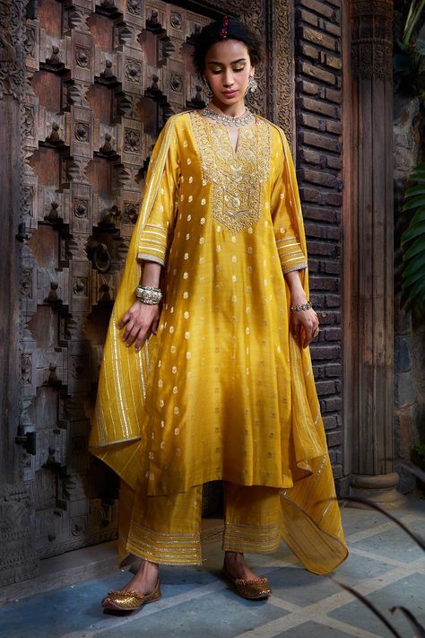 Shop for these amazing collections of Yellow Kurta And Palazzo Banarasi Chanderi Embroidery Gota Work Notched Set For Women by Kritika Dawar online at Aza Fashions. Banarasi Suit Designs, Suits Design Latest, Kurta And Palazzo, Yellow Kurta, Chanderi Dupatta, Embroidery Fashion Detail, Traditional Attires, Gota Work, Kurti Designs Latest