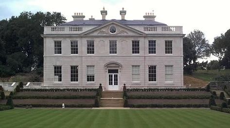 Pitshill House, French Style Architecture, Houses Inspiration, Georgian Houses, English Homes, Period Architecture, Modern Neoclassical, Cafe Idea, Georgian Style Homes