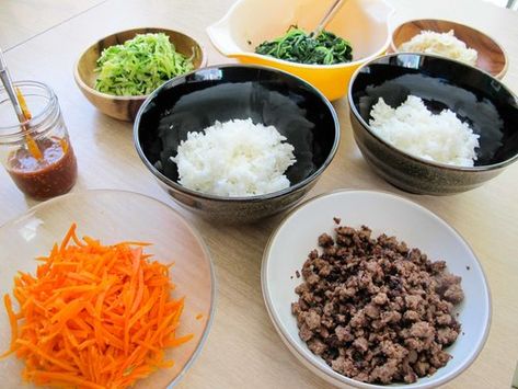 Bi Bim Bap with Beef and Spicy Sauce Bim Bim Bap Recipe Korean Food, Bi Bim Bap Recipe, Bim Bim Bap Recipe, Bim Bim Bap, Bi Bim Bap, Steak Bowl, Chili Sauce Recipe, Meat Marinade, Bulgogi Beef