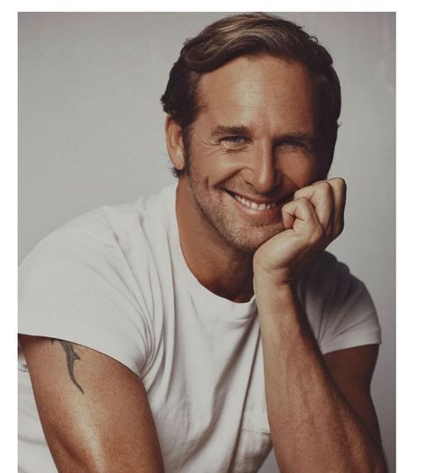 Blog post cover focusing on Josh Lucas's remarkable voice-over career, emphasizing his unique and memorable vocal qualities in commercials. Josh Lucas, 21 December, His Voice, December 2022, Classic Films, Man Crush, The Journey, This Weekend, Rush