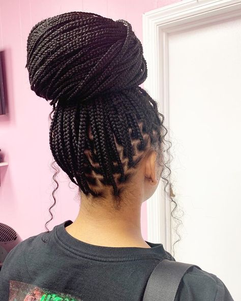 Knotless Box Braids Bun, High Bun Braids, Knotless Braids Bun, Box Braids In A Bun, High Bun Braid, Box Braids Bun, Bun Outfit, Bun Braid, Hairstyle Braids