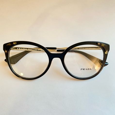 Prada eyeglasses, the hottest brand out there. Prada Eyeglasses Women, Glasses Frames Trendy, Prada Eyeglasses, Prada Eyewear, Black Aviators, Shades Sunglasses, Prada Sunglasses, Aviator Style, Prada Leather