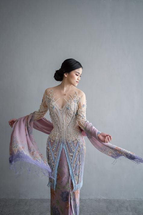 Wedding Kebaya, Kebaya Simple, Kebaya Bridesmaid, Moodboard Wedding, Model Dress Kebaya, Dress Brokat Modern, Kebaya Lace, Batik Dress Modern, Kebaya Wedding