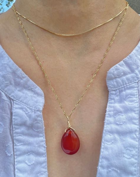 Carnelian Necklace, 18k Gold Filled, Carnelian jewelry, healing crystal necklace, Gift for her, Virgo birthstone by LmmhStore on Etsy Carnillean Crystal, Virgo Birthstone, Ear Stacks, Orange Jewelry, Carnelian Jewelry, Carnelian Necklace, Carnelian Pendant, Office Siren, Ear Stack