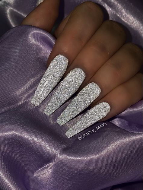 White Reflective Glitter Nails, Acrylic Nails Reflective Glitter, White Nails With Iridescent Glitter, Long White Sparkly Acrylic Nails, Chunky White Glitter Nails, White And Silver Nails, Reflective Nails, Silver Nails, Summer Nails