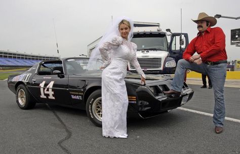 Nicole Brisco Playing The Bride With Tony Stewart in "Smoke & The Bandit" Smokey And Bandit Costume, Smokey And The Bandit Halloween Costume, Smokey And The Bandit Costume Couple, Smoky And The Bandit Costume, Smokey And The Bandit Costume, Bandit Costume, Bandits Costume, Classic Halloween Costumes, Sally Field