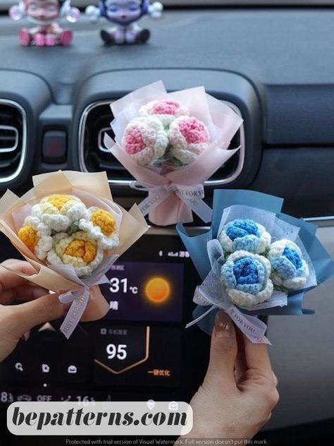 Free Crochet Patterns | Fun & Easy Projects | Crazy Ideas Mini Ramos, Crochet Car Decor, Crochet Cars, Spring Core, Bouquet Crochet, Crochet Case, Confection Au Crochet, Crochet Car, Flower Car