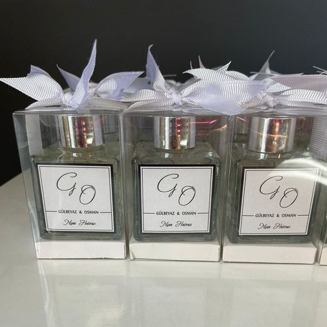 Wedding Favors for Guests Wedding Favors Fragrance Gift - Etsy Perfume Wedding Favors, Wedding Fragrance, Room Fragrance, Ribbon Box, Wedding Favors Fall, Wedding Gifts For Guests, Room Fragrances, Wedding Souvenirs, Wedding Favors For Guests