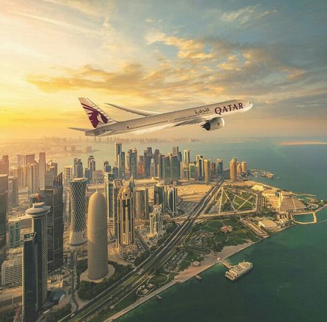 Qatar airways Boeing 777-300er climbing over the Doha skyline Fly Private, Jets Privés De Luxe, Travel Advertising Design, Plane Wallpaper, Boeing 777 300, Jet Privé, Airplane Wallpaper, Best Airlines, Qatar Doha