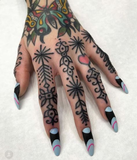 Knuckles Tattoos For Women, Traditional Style Finger Tattoos, Hand Tattoo Filler, Finger Tattoos Old School, Line Work Finger Tattoo, Neo Traditional Finger Tattoos, Ornate Finger Tattoos, Script Finger Tattoo, American Trad Hand Tattoo