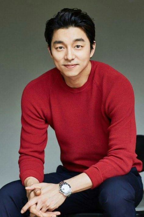 hombre moreno camisa roja sonriendo sentado Daniel Wu, Goblin Gong Yoo, Most Handsome Korean Actors, Lee Min Jung, Shu Qi, Daniel Henney, Fan Girling, Korea Actor, Coffee Prince