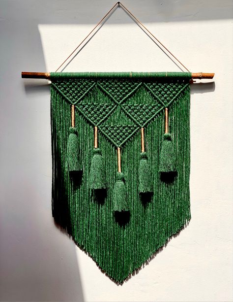 Bottle Green Colour, Simpul Makrame, Macrame Hanging Chair, Macrame Runner, Green I, Macrame Hanging, Boho Room, Macrame Ideas, Macrame Decor