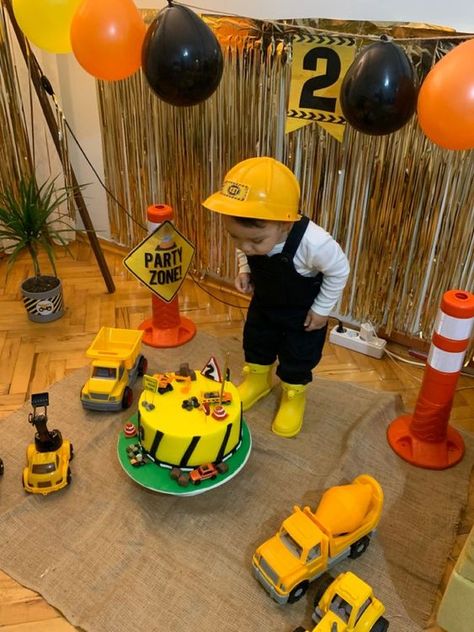 Construction Themed Birthday Party, Construction Theme Birthday Party, Tractor Birthday, Bob The Builder, Construction Birthday Parties, Construction Theme, Construction Party, Construction Birthday, Toddler Birthday