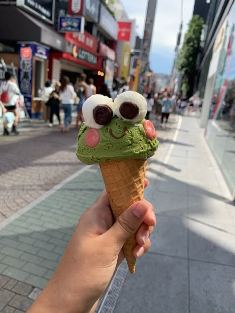 Ice Cream Japanese, I’ve Cream Shop Aesthetic, Ice Cream Anime, Frog Ice Cream, Japanese Ice Cream, Aesthetic Ice Cream, Ff Bts, Ice Cream Cute, Kawaii Ice Cream