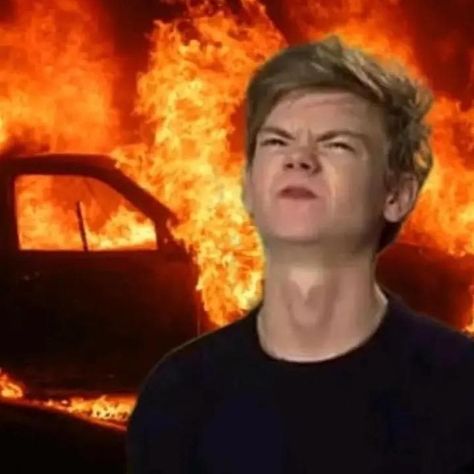 Thomas Maze Runner, Car On Fire, Thomas Brodie Sangster Imagines, Maze Runer, Maze Runner Trilogy, Maze Runner Cast, Maze Runner Movie, Newt Maze Runner, Thomas Sangster