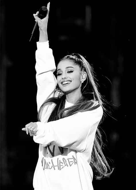 baby ✨ pinterest & instagram - @ninabubblygum ✨ One Love Manchester, Ariana Grande Dangerous Woman Tour, Adriana Grande, Ariana Grande Lockscreen, Ariana Grande Dangerous Woman, Photo Star, Sam & Cat, Dangerous Woman Tour, Ariana Grande Outfits