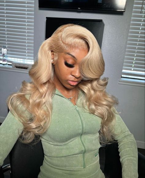 Blonde Wig Ideas, Blondes Hairstyles, Frontal Wig Hairstyles, Lace Fronts, Wig Colors, Birthday Hair, Wave Wig, Dope Hairstyles, Hair Laid