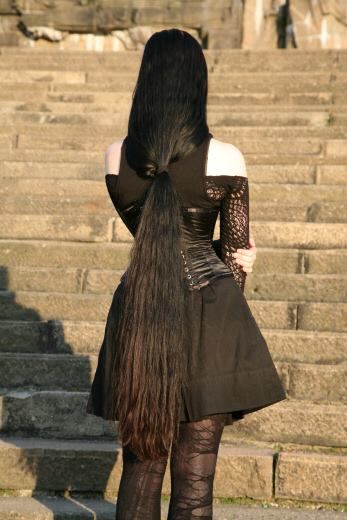 So pretty<3 Gothic Long Hair, Hairstyle For Thinning Hair, Alt Hair, Long Hair Ponytail, Gothic Girl, Rapunzel Hair, Really Long Hair, Hair Women, Super Long Hair