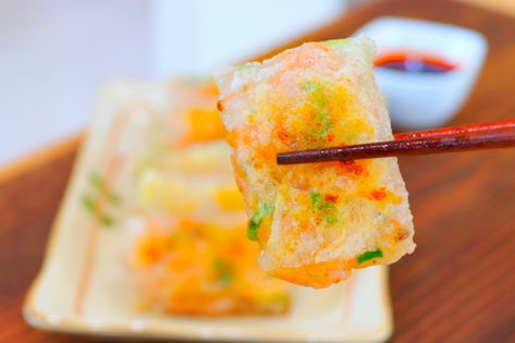 Crispy Shrimp Dumplings with Rice Paper - CiCi Li, Asian Home Cooking Shrimp Egg Rolls, Rice Paper Recipes, Shrimp Wonton, Dim Sum Recipes, Shrimp Spring Rolls, Shrimp Dumplings, Seafood Rice, Shrimp Rolls, Wonton Recipes