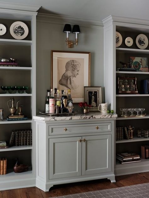 Home Library Bar, In Wall Shelves, Built In Wall Shelves, Dining Room Banquette, 1920 Home, Built In Shelving, Built In Bookshelves, Black Interiors, Library Bar