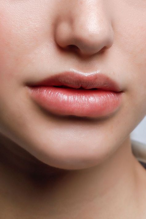 how to care for your lips in winter juicy lips dry lips Lip Model, Natural Smile, Winter Lips, Lip Care Routine, Soft Glam Makeup, Lip Shapes, Hair Removal Cream, Shape Of You, Beauty Lifestyle