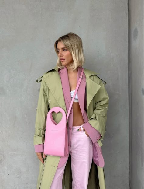 Maxine Wylde on Instagram - valentine’s day inspo look fashion cute colors Maxine Wylde Outfits, Maxine Wylde, Eclectic Outfits, Blouse Casual Fashion, Cute Colors, Pastel Outfit, Pastel Fashion, Womenswear Fashion, Minimal Outfit