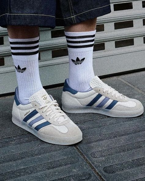 Adidas Spezial Outfit, Men's Boot Liners, Adidas Spezials, Spezial Adidas, Gazelle Adidas, Adidas Gazelle Indoor, Outfit Adidas, Color Core, Gazelle Bold