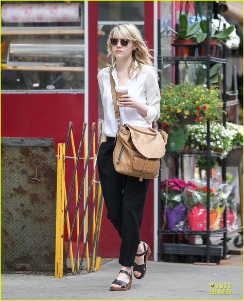 Emma Stone Emma Stone Street Style, Emma Stone Style, Estilo Preppy, Celebrity Street Style, Sarah Jessica Parker, Art Dress, Emma Stone, Miranda Kerr, Cara Delevingne