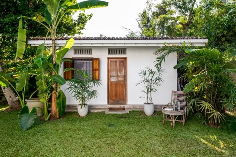 Dhal Curry, Surf Shacks, Coffee House Design, Coconut Meat, Sri Lanka Beach, Eco House Design, Mustard Powder, Bamboo House Design, House Farm