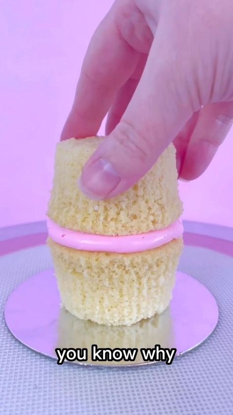 @pinkaliciouscakes for this amazing video! Got my imagination going crazy! Let’s do it 😂 in 2022 | Easy baking recipes desserts, Fun desserts, Cupcake cake designs Cupcake Decorating Tips, Summer Boat, Cupcake Cake Designs, Boat Food, Lake Food, Camping Recipes, Amazing Video, Easy Baking Recipes Desserts, Camper Interior